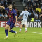 Hattrick Lewandowski Dongkrak Barcelona Dekati Real Madrid 1000235099.jpg